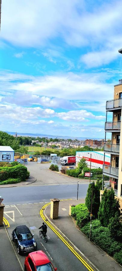 Elegant 2 Bedroom Centre - Free Parking - Private Balcony Appartement