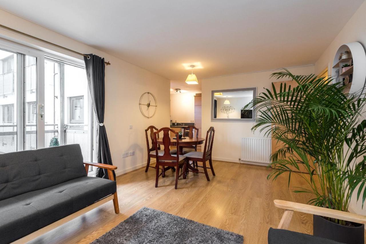 Elegant 2 Bedroom Centre - Free Parking - Private Balcony * Edimburgo
