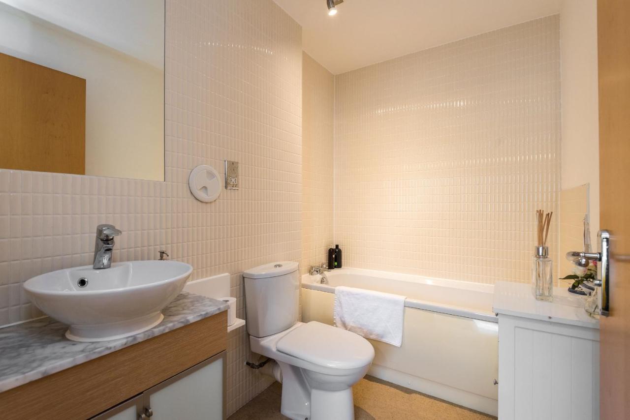 Elegant 2 Bedroom Centre - Free Parking - Private Balcony * Édimbourg