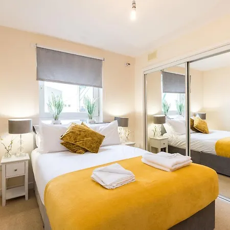 Elegant 2 Bedroom City Centre Apartment - Free Parking - Private Balcony Edinburgh Exterior foto