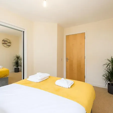 Elegant 2 Bedroom City Centre Apartment - Free Parking - Private Balcony Edinburgh Exterior foto